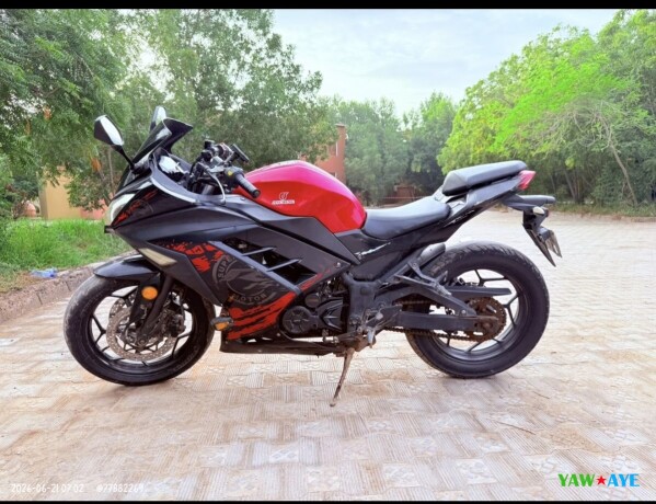 moto-honda-cbr-en-bon-etat-big-1
