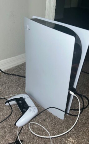 ps5-en-excellent-etat-accessoires-et-jeux-inclus-offre-immanquable-sur-yawaaye-big-0