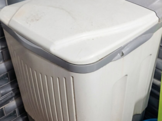 machine-a-laver-semi-automatique-fresh-blanc-et-gris-8-kg