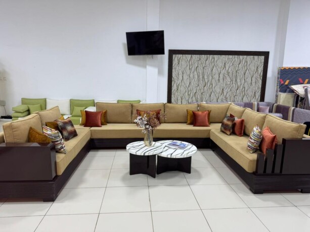 salon-moderne-en-u-elegance-et-grand-confort-big-0