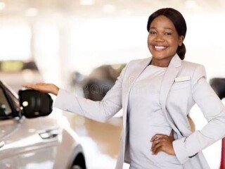 vendeuses-automobiles-accueil-presentation-vente-et-suivi