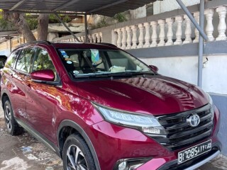 toyota-rush-essence-2019-boite-manuelle-bon-etat