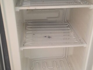 refrigerateur-congelateur-en-bon-etat-double-compartiment