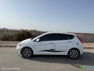 hyundai-accent-2016-blanc-boite-automatique-climatisation