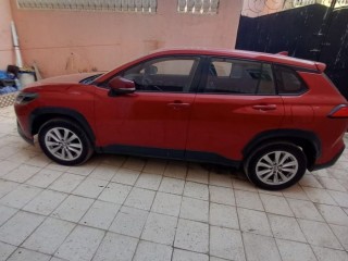 a-louer-voiture-toyota-cross-climatise-en-excellent-etat-pour-location