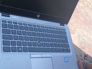 pc-hp-en-bon-etat-1-an-dutilisation