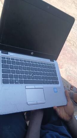 pc-hp-en-bon-etat-1-an-dutilisation-big-1