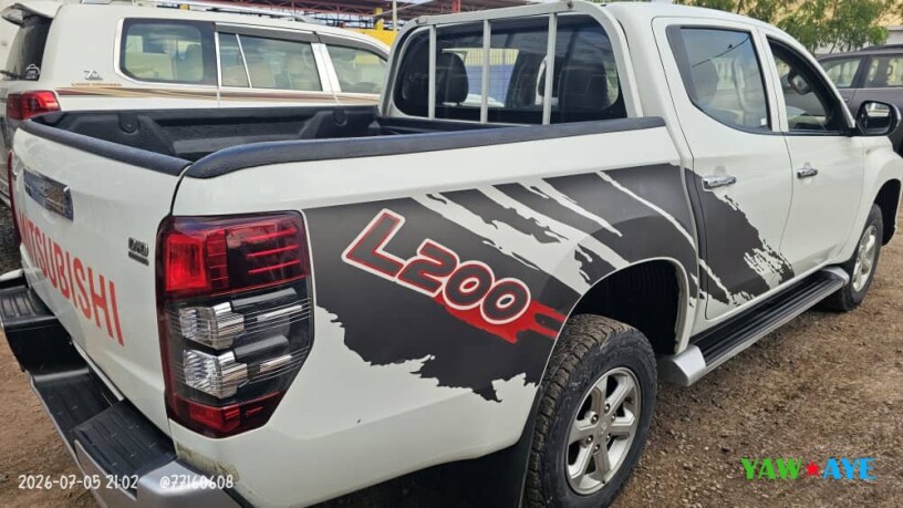 mitsubishi-l200-en-bon-etat-big-1