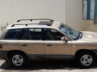 hyundai-santa-fe-2001-en-bon-etat-fiable-et-confortable