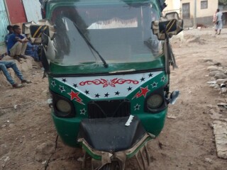 mahindra-pajero-en-bon-etat-pret-a-rouler