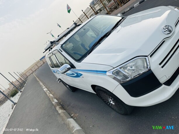 toyota-probox-2018-essence-climatiseur-excellent-etat-big-1
