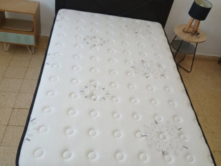 lit-simple-120-cm-avec-matelas-en-excellent-etat