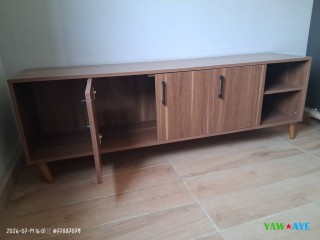 meuble-tv-moderne-en-bois-avec-rangements