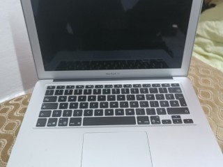 macbook-air-133-pouces-intel-core-i5-8-go-ram-256-go-ssd