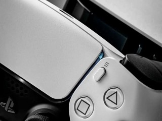 ps5-slim-1-to-avec-deux-manettes-version-usa-fonctionnelle