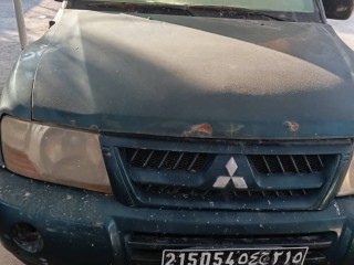 mitsubishi-pajero-occasion-moteur-impeccable-carrosserie-a-renover-saisissez-laffaire