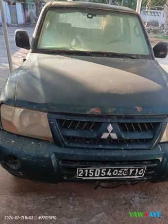 mitsubishi-pajero-occasion-moteur-impeccable-carrosserie-a-renover-saisissez-laffaire-big-0