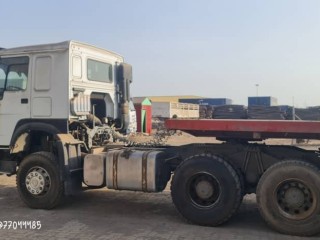 camion-howo-371-ch-turbo-diesel-6x4-avec-remorque-puissant-et-pret-a-rouler