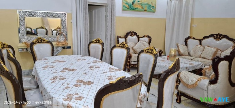 salon-et-salle-a-manger-elegants-avec-tapis-ensemble-complet-pour-votre-decor-big-0