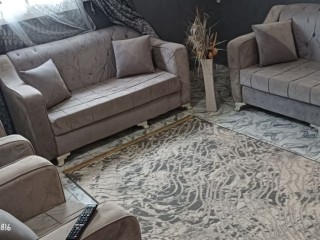 salon-complet-avec-canape-et-accessoires-en-excellent-etat-style-et-confort