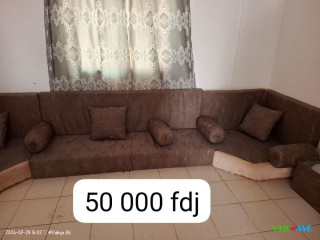 salon-moderne-a-vendre-opportunite-unique-a-saisir-sur-yawaaye