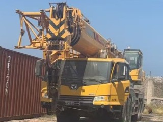 location-de-grue-mobile-80-tonnes-pratiquement-neuve-a-yawaaye