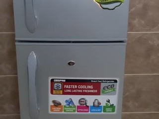 refrigerateur-pratiquement-neuf-sous-garantie-utilise-seulement-1-mois