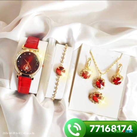 elegant-ensemble-de-bijoux-4-pieces-en-4-couleurs-style-et-chic-sur-yawaaye-big-0