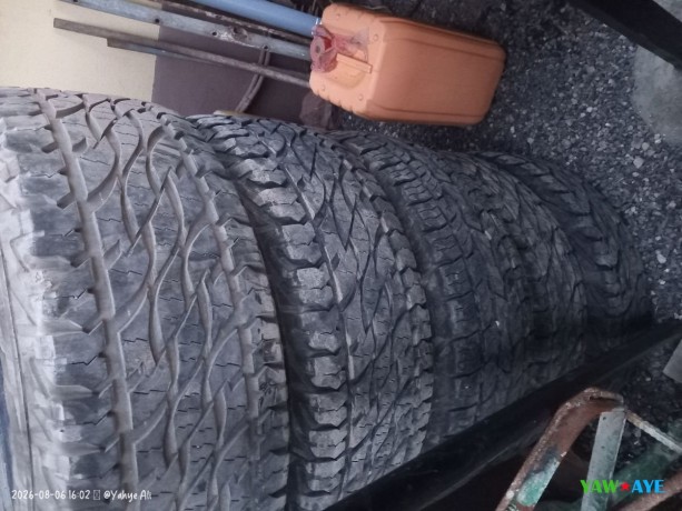 pack-de-8-pneus-r15-r17-excellente-condition-big-0