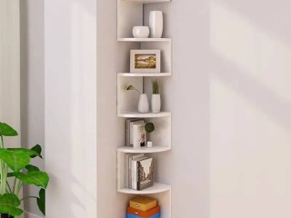 etagere-dangle-moderne-rangement-chic-et-decoration-elegante-pour-votre-espace