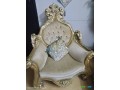 salon-dore-5-places-elegance-et-confort-en-excellent-etat-small-1