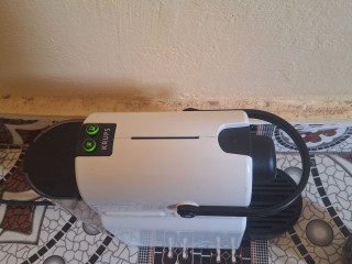 machine-a-cafe-nespresso-krups-compacte-et-peu-utilisee