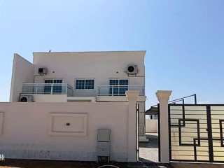 location-villa-8-chambres-avec-balcon-a-haramous