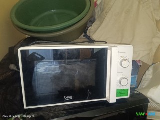 micro-ondes-compact-en-bon-etat