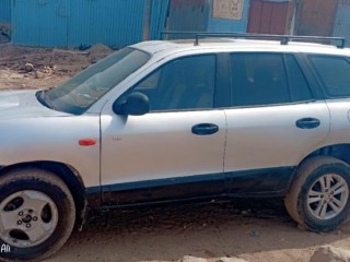 hyundai-santa-fe-2004-en-excellent-etat-a-djibouti