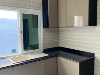 modern-black-beige-cuisine-luxe-minimalism-by-skylife-homes-yawaaye