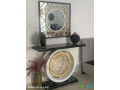 elegantes-consoles-et-miros-de-prestige-pour-un-interieur-chic-sur-yawaaye-small-1