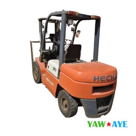 chariot-elevateur-3t-ideal-pour-levage-et-depotage-de-conteneurs-sur-yawaaye-big-1