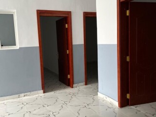 louez-un-appartement-3-chambres-a-q7-idealement-situe-pres-commerces-transports