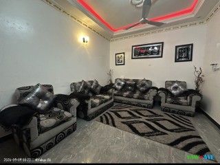 salon-tissu-confortable-et-bien-entretenu-elegance-pour-votre-interieur-sur-yawaaye