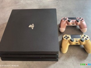 ps4-pro-noir-console-manette-gaming-a-son-apogee-sur-yawaaye