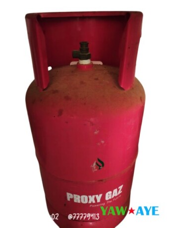 bouteille-de-gaz-proxy-neuve-avec-raccord-et-tuyau-ideale-pour-vos-aventures-big-1