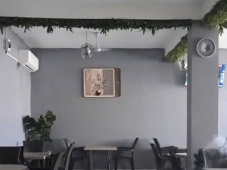 restaurant-amenage-avec-terrasse-en-zone-commerciale