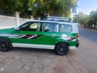chauffeur-taxi-experimente-a-votre-service-reservez-maintenant-sur-yawaaye