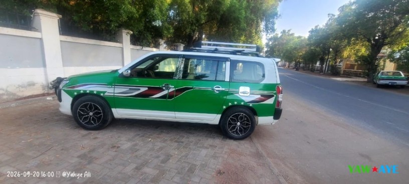 chauffeur-taxi-experimente-a-votre-service-reservez-maintenant-sur-yawaaye-big-1