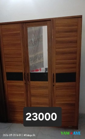 armoire-3-portes-avec-miroir-etat-impeccable-a-saisir-sur-yawaaye-big-0