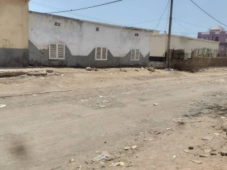 charmant-f3-a-vendre-avec-titre-foncier-quartier-7-idealement-situe-en-face-dune-ecole