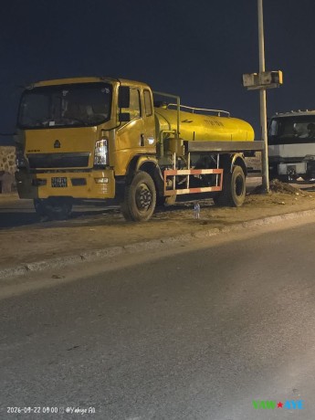 camion-citerne-howo-8m3-puissant-et-ideal-pour-vidange-de-fosse-sur-yawaaye-big-0