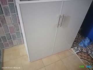armoire-a-chaussures-grise-pratique-etat-impeccable-et-peu-utilisee