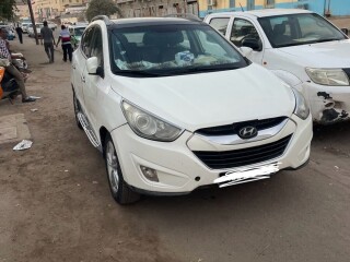 hyundai-tucson-in-great-condition-low-mileage-109000-km